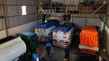 Petugas Gabungan Beberapa Instansi Ungkap Gudang Bahan Bakar Minyak Subsidi Ilegal di Jawa Timur